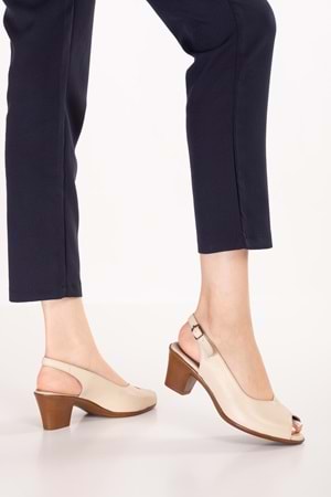 Gondol Kadın Hakiki Deri Rahat Yazlık Delikli Topuklu Ayakkabı vdt.227 - Krem - 38