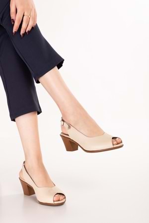 Gondol Kadın Hakiki Deri Rahat Yazlık Delikli Topuklu Ayakkabı vdt.227 - Krem - 38