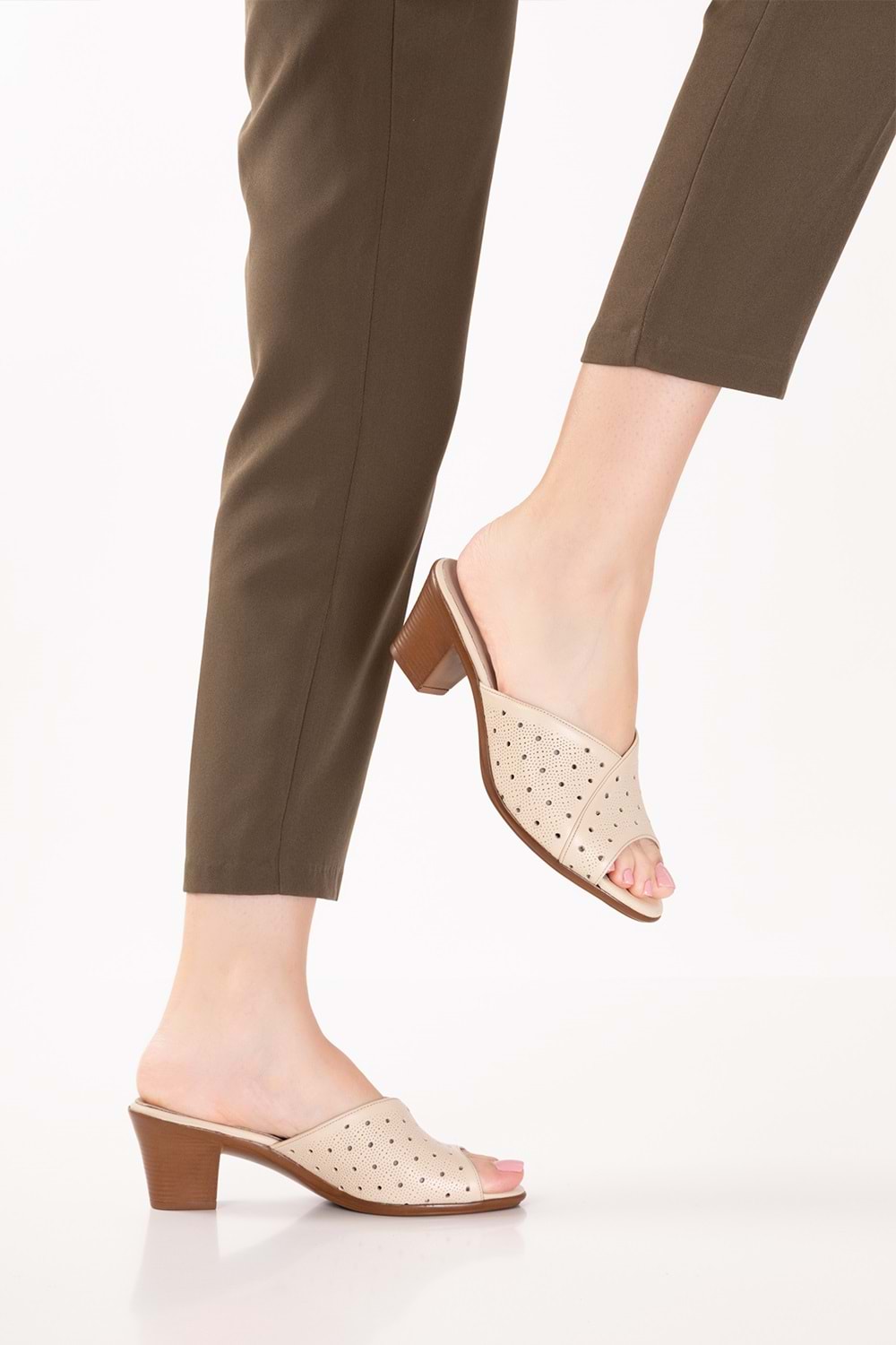 Gondol Kadın Hakiki Deri Topuklu Terlik vdt.222 - Bej - 36