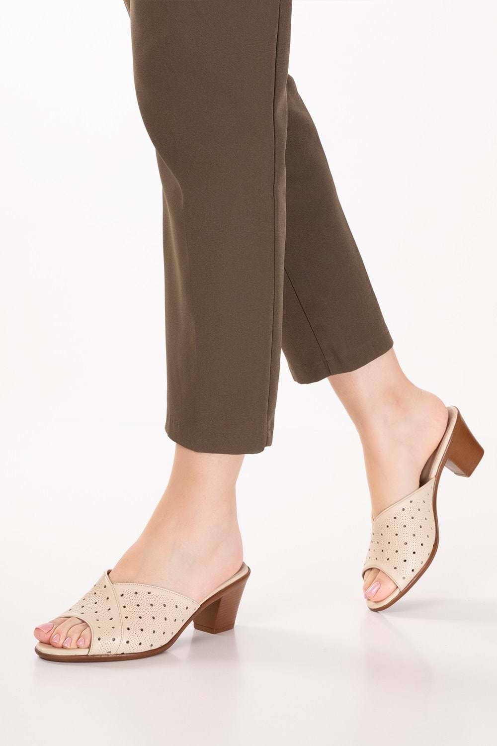 Gondol Kadın Hakiki Deri Topuklu Terlik vdt.222 - Bej - 36