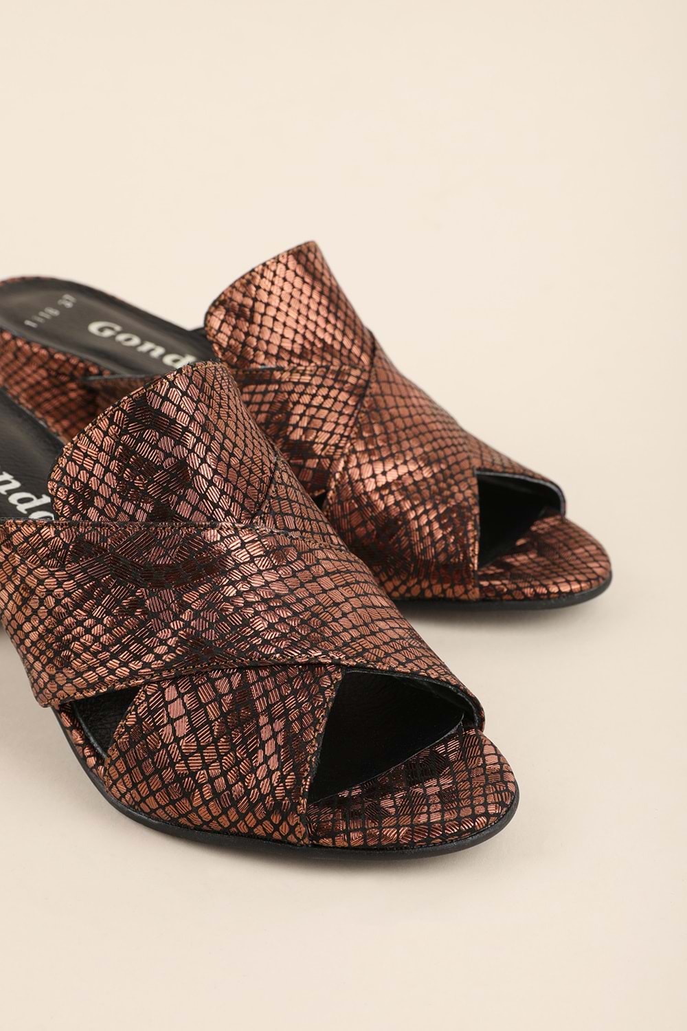 Gondol Kadın Hakiki Deri Orta Bot Topuklu Terlik şhn.1198 - Bakır - 37