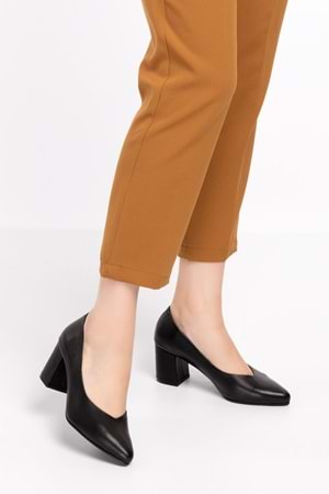 Gondol Kadın Hakiki Deri Klasik Topuklu Ayakkabı şhn.1930 - Siyah - 34