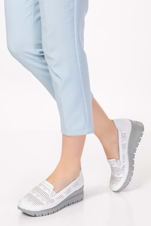 Gondol Kadın Hakiki Deri Anatomik Taban Dolgu Topuklu Lazer Delikli Ayakkabı pyt.6206 - Beyaz - 36