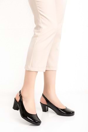 Gondol Kadın Hakiki Deri Klasik Topuklu Ayakkabı şhn.119